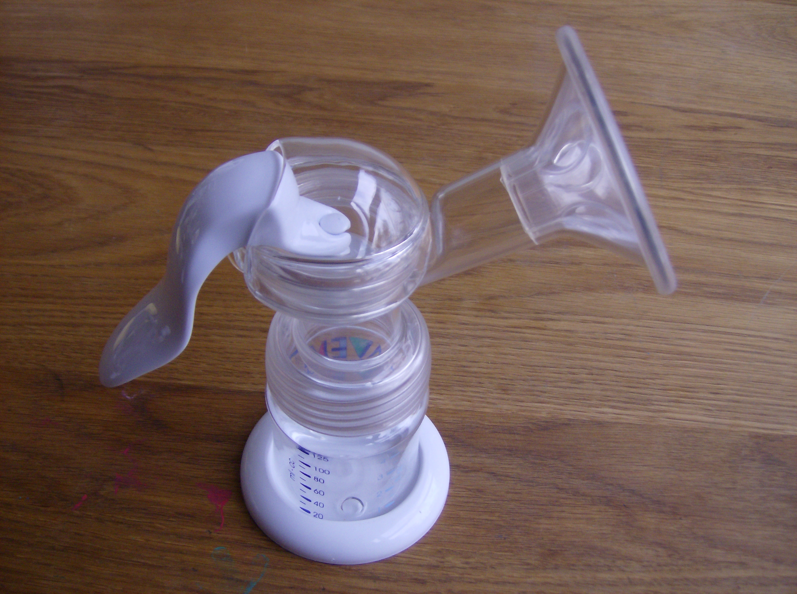 Avent_isis_breast_pump.jpg